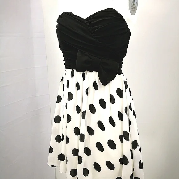B. Smart Junior’s 3 Black & White Polka Dot Pattern Formal Strapless Mini Dress - Picture 2 of 8